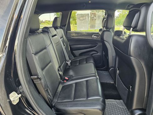 Used 2018 Jeep Grand Cherokee Limited AWD/4WD image 12