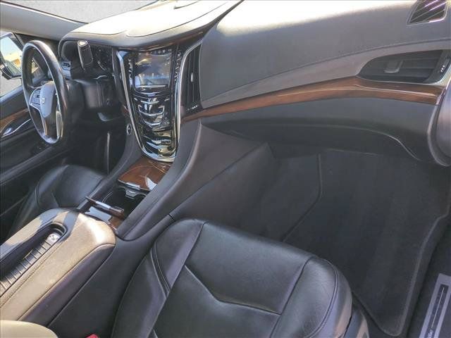 Used 2019 Cadillac Escalade ESV Luxury RWD image 26