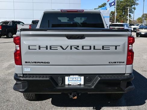 Used 2024 Chevrolet Silverado 1500 Custom Trail Boss w/ LPO, Dark Essentials Package image 4