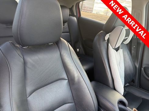 Used 2020 Honda HR-V Touring image 16