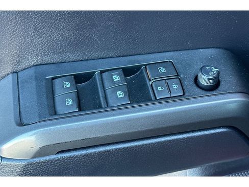 Used 2020 Toyota Tacoma 2WD Double Cab image 12