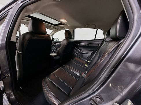 Used 2022 Subaru Crosstrek 2.5i Limited w/ Moonroof Package 2 image 4