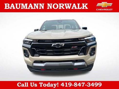 Used 2024 Chevrolet Colorado Z71 w/ Z71 Convenience Package 2 AWD/4WD image 2