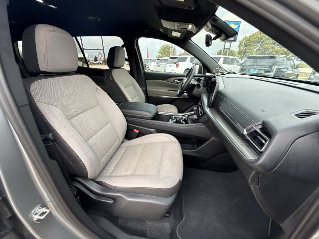 Used 2026 Chevrolet Traverse LT w/ Driver Confidence Package FWD image 29