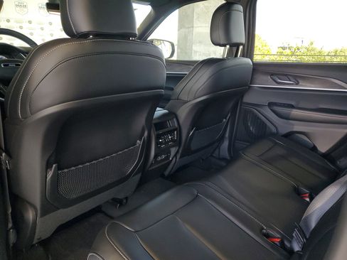 Used 2025 Jeep Grand Cherokee Limited w/ Black Appearance Package RWD image 10