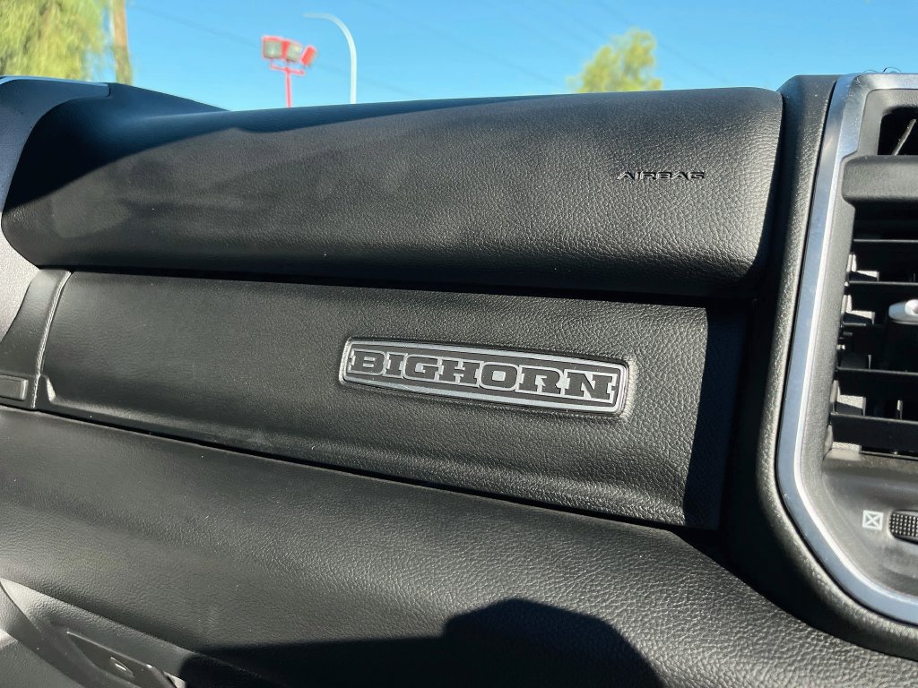 Used 2025 RAM 1500 4x4 Crew Cab image 33
