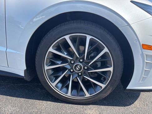 Used 2022 Hyundai Sonata Limited image 12