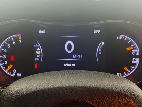 Used 2018 Jeep Grand Cherokee Laredo image 13