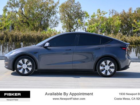Used 2021 Tesla Model Y Long Range AWD/4WD image 2
