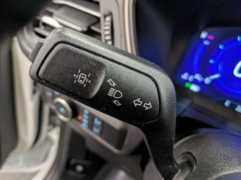 Used 2022 Ford Escape SEL w/ Technology Package image 17