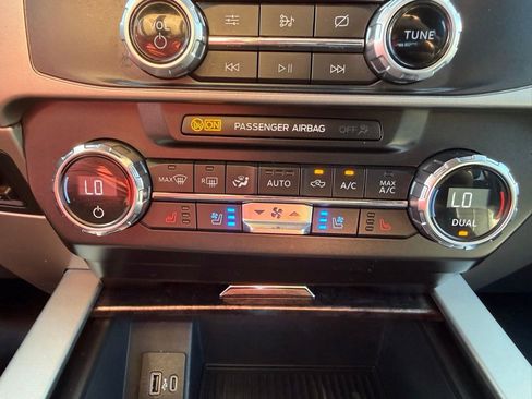 Used 2022 Ford F350 Lariat w/ Tremor Off-Road Package image 24