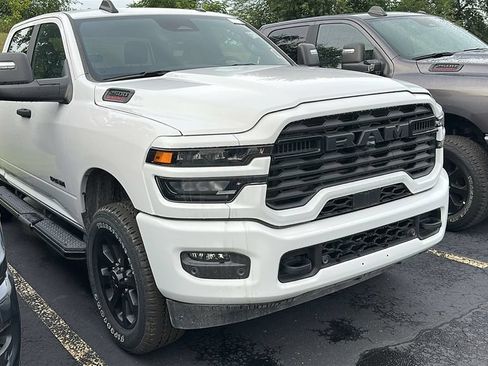Used 2025 RAM 2500 Big Horn AWD/4WD image 2