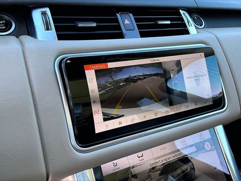 Used 2018 Land Rover Range Rover Sport HSE image 32