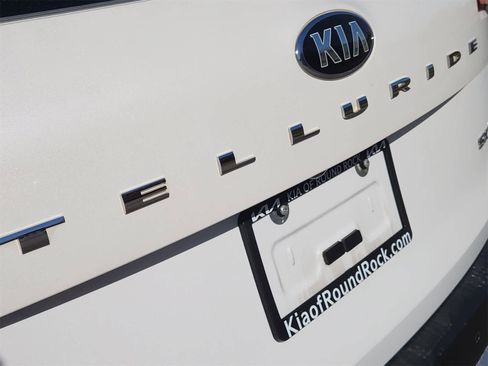 Used 2020 Kia Telluride SX w/ Towing Package image 12