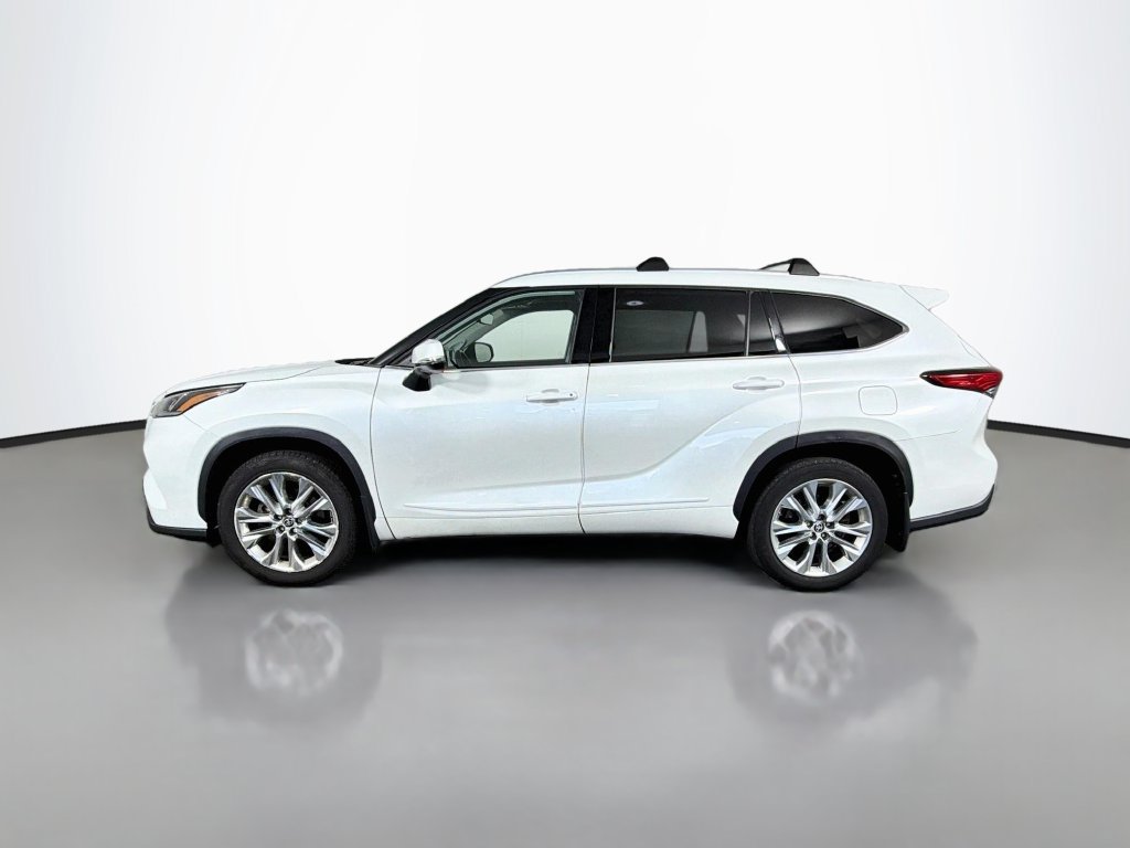 Used 2023 Toyota Highlander Limited AWD/4WD image 3