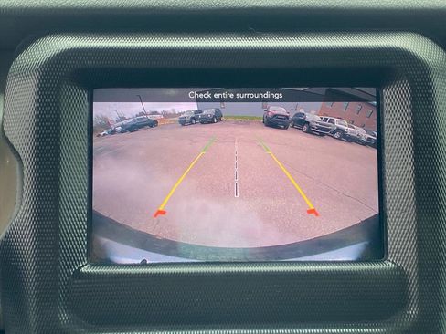 Used 2020 Jeep Wrangler Unlimited Sahara w/ Cold Weather Group AWD/4WD image 16