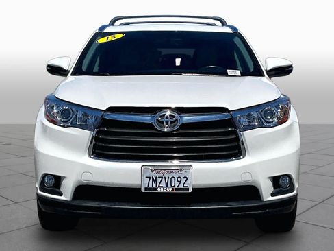 Used 2015 Toyota Highlander XLE AWD/4WD image 3