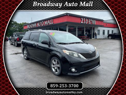 Used 2011 Toyota Sienna SE w/ Preferred Pkg FWD image 1