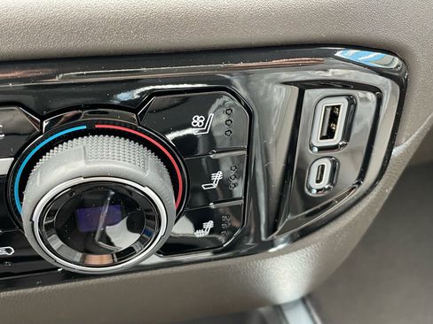 New 2026 Chevrolet Silverado 1500 LTZ w/ LTZ Convenience Package II AWD/4WD image 6