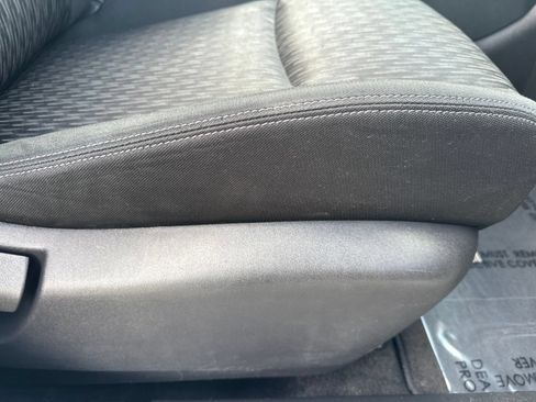 Used 2019 Nissan Rogue SV AWD/4WD image 38