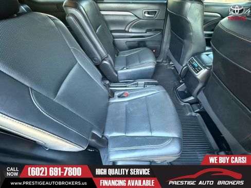 Used 2017 Toyota Highlander Limited Platinum image 32
