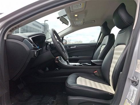 Used 2015 Ford Fusion SE w/ Equipment Group 201A image 14