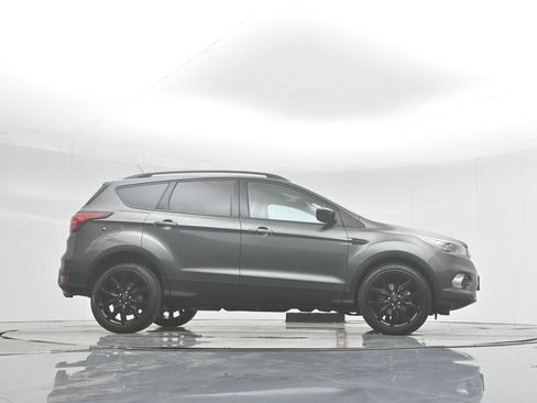 Used 2019 Ford Escape SE image 48