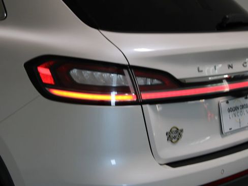Used 2019 Lincoln Nautilus Reserve w/ Ultimate Package image 56