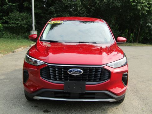 Used 2023 Ford Escape Active w/ Tech Pack #2 AWD/4WD image 7