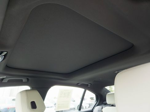 Used 2025 BMW 530i w/ M Sport Package image 19