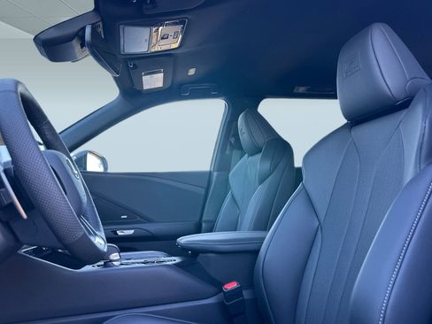 New 2026 Lexus TX 500h AWD image 18