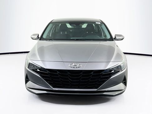 Used 2023 Hyundai Elantra SEL FWD image 2