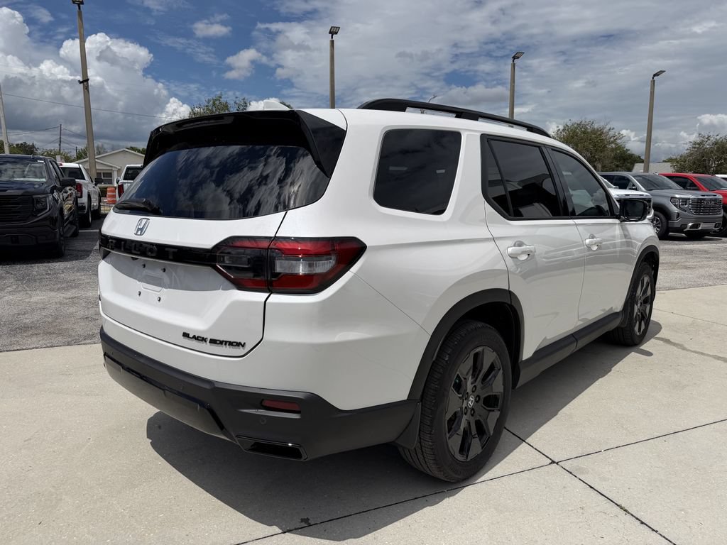 New 2026 Honda Pilot Black Edition image 4