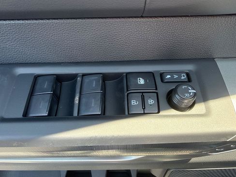 Used 2026 Toyota Tundra Platinum AWD/4WD image 11