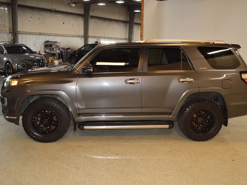 Used 2014 Toyota 4Runner Limited image 6
