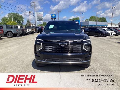 Used 2025 Chevrolet Suburban High Country AWD/4WD image 2