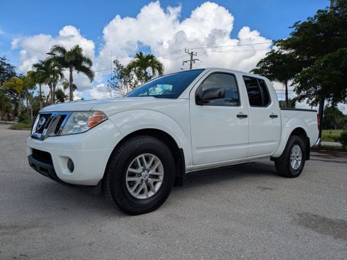 Used 2021 Nissan Frontier SV RWD image 8
