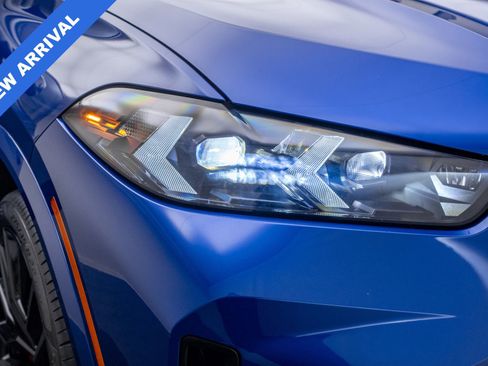 Used 2025 BMW X5 M60i w/ Climate Comfort Package image 32