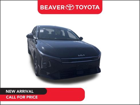Used 2025 Kia K4 LXS image 1