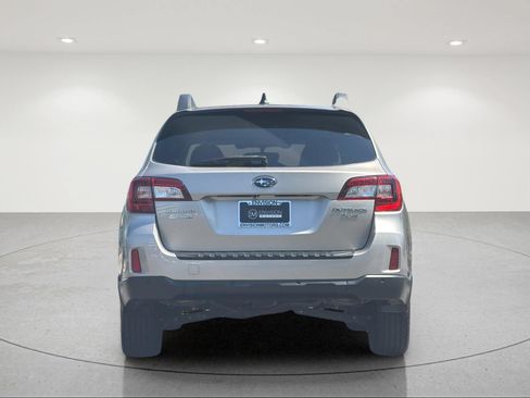 Used 2017 Subaru Outback 3.6R Limited AWD/4WD image 4