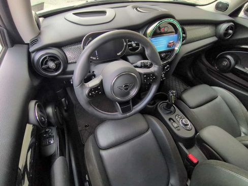 Used 2024 MINI Cooper SE FWD image 9