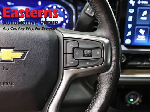 Used 2022 Chevrolet Silverado 1500 LT AWD/4WD image 16