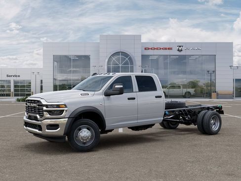 New 2026 RAM 4500 Tradesman w/ Chrome Appearance Group AWD/4WD image 2