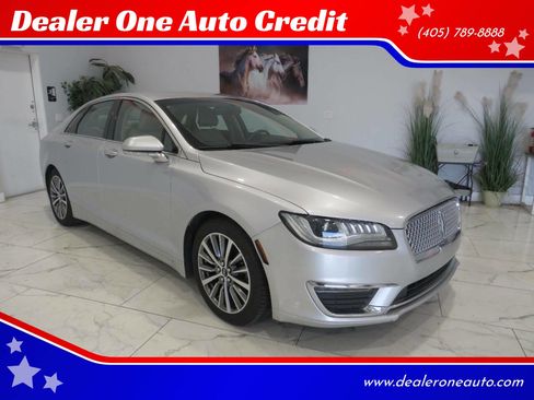 Used 2017 Lincoln MKZ Premiere FWD image 1