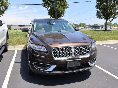 Used 2019 Lincoln Nautilus Reserve w/ Driver Assistance Package AWD/4WD image 4