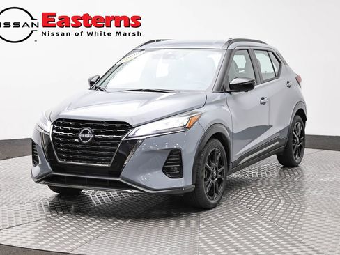Used 2023 Nissan Kicks SR w/ SR Premium Package FWD image 1