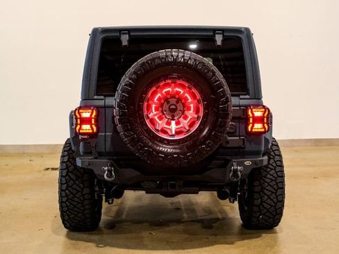 Used 2024 Jeep Wrangler Unlimited Rubicon w/ Technology Group image 16