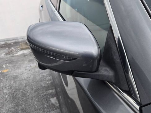 Used 2016 Nissan Rogue SV w/ SV Premium Package FWD image 9