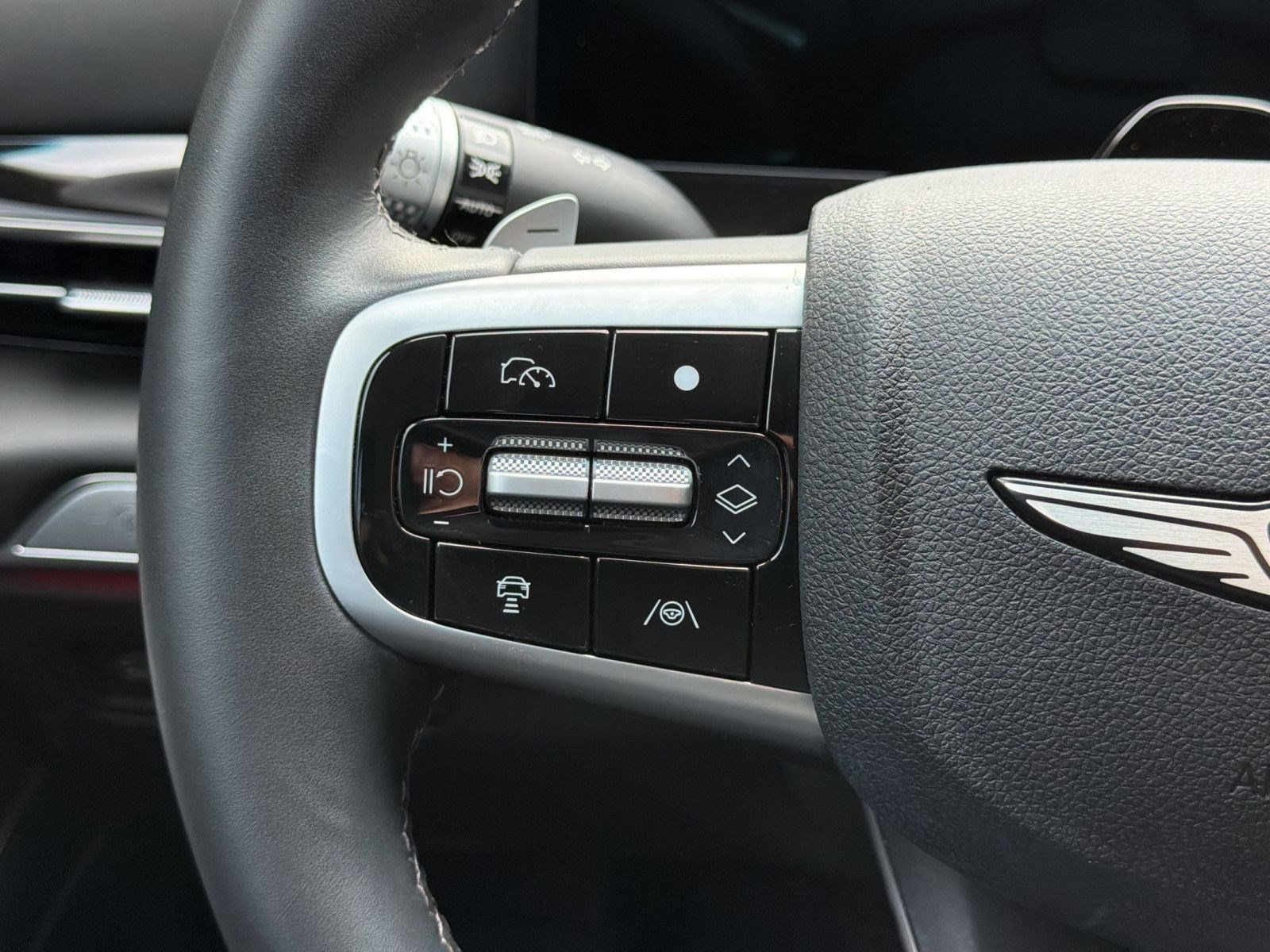 Used 2025 Genesis GV80 2.5T Standard AWD/4WD image 15