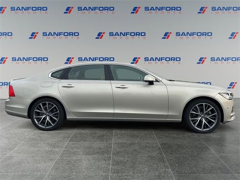 Used 2018 Volvo S90 T5 Momentum w/ Convenience Package image 6